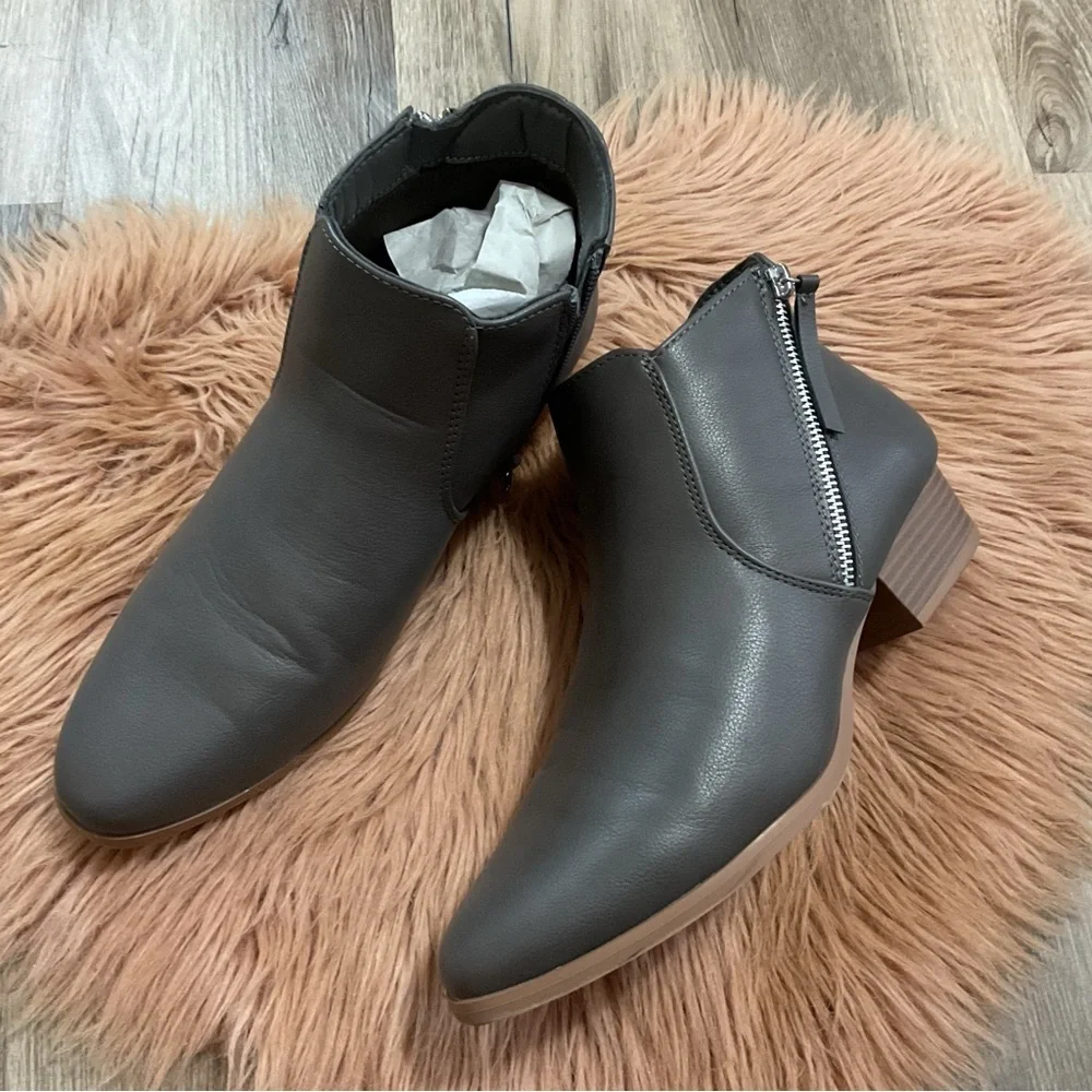 Croft & Borrow Batter Stone Color Gray Bootie Size 9